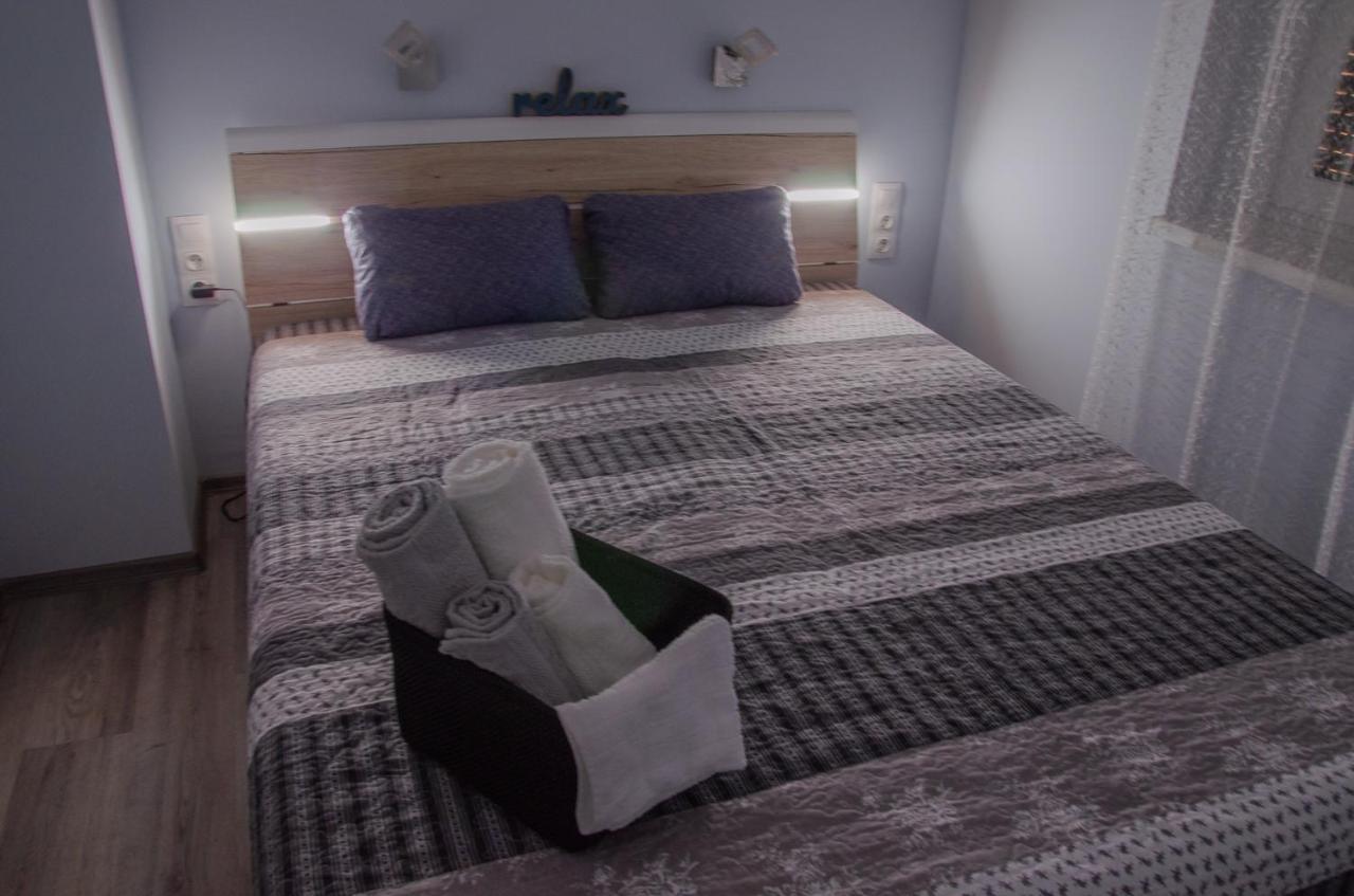 Oros House Apartmanhaz Oroshaza Ngoại thất bức ảnh