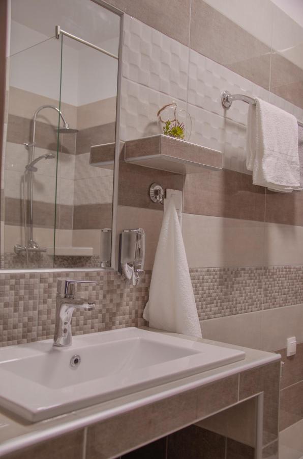 Oros House Apartmanhaz Oroshaza Ngoại thất bức ảnh