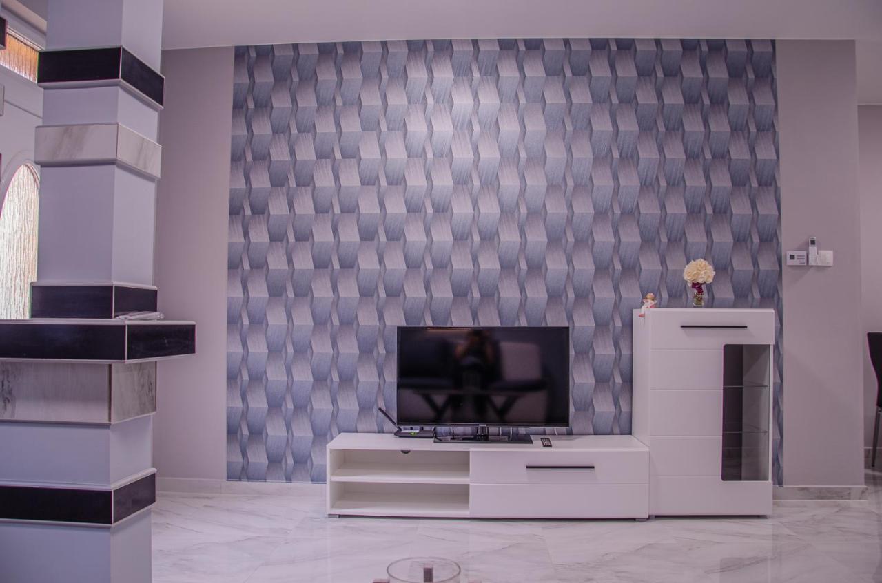 Oros House Apartmanhaz Oroshaza Ngoại thất bức ảnh