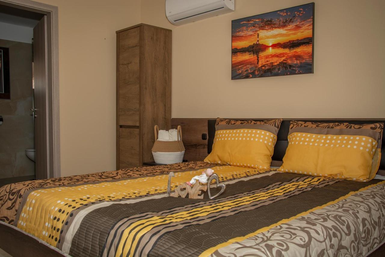 Oros House Apartmanhaz Oroshaza Ngoại thất bức ảnh