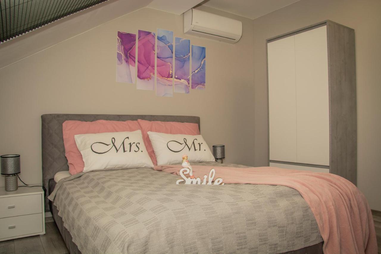 Oros House Apartmanhaz Oroshaza Ngoại thất bức ảnh