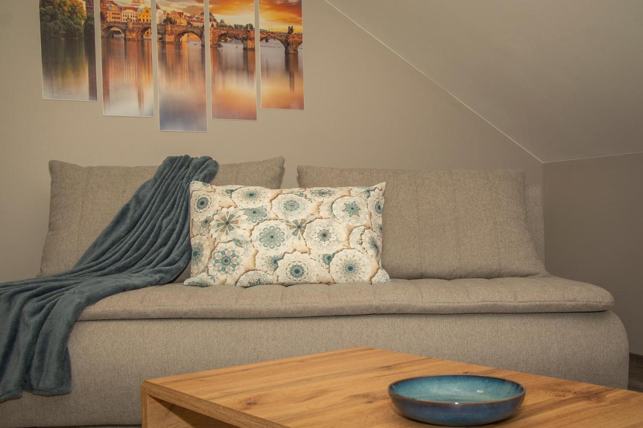 Oros House Apartmanhaz Oroshaza Ngoại thất bức ảnh