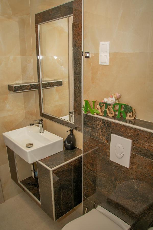 Oros House Apartmanhaz Oroshaza Ngoại thất bức ảnh