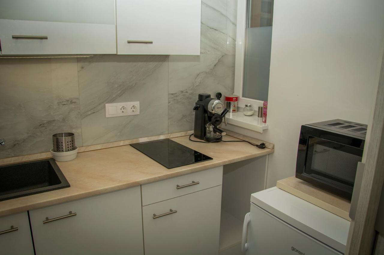 Oros House Apartmanhaz Oroshaza Ngoại thất bức ảnh